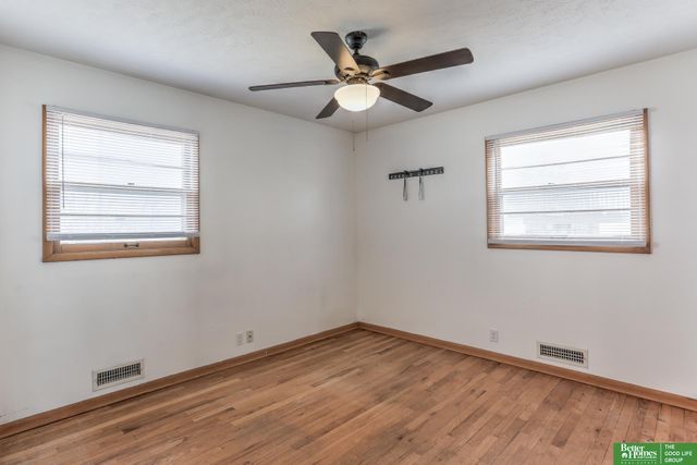 1829 Robertson Drive, Omaha, NE 68114