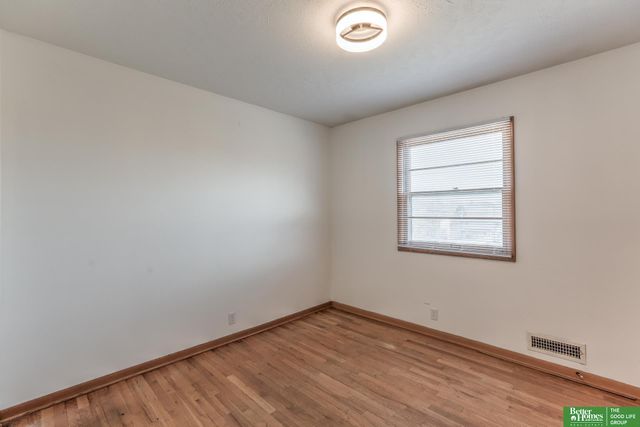 1829 Robertson Drive, Omaha, NE 68114