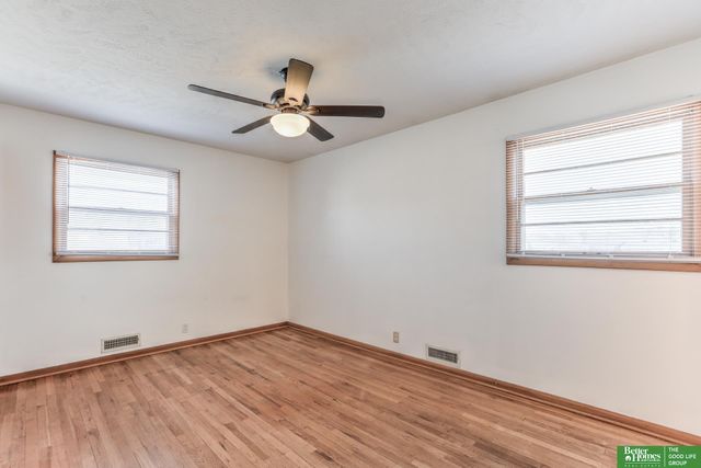 1829 Robertson Drive, Omaha, NE 68114