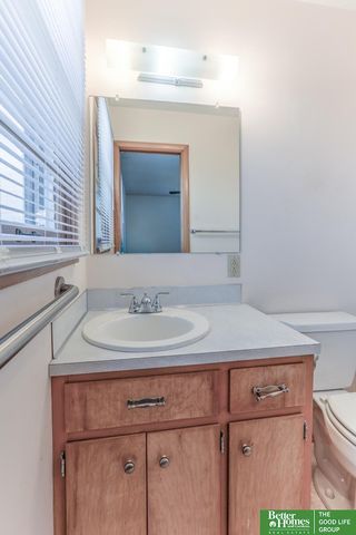 1829 Robertson Drive, Omaha, NE 68114