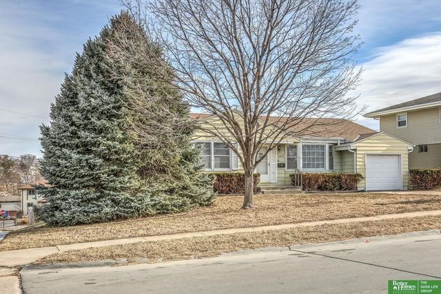 1829 Robertson Drive, Omaha, NE 68114