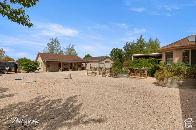 857 N OLD FARMS RD, Dammeron Valley, UT 84783