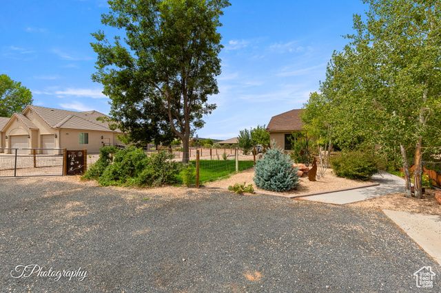 857 N OLD FARMS RD, Dammeron Valley, UT 84783