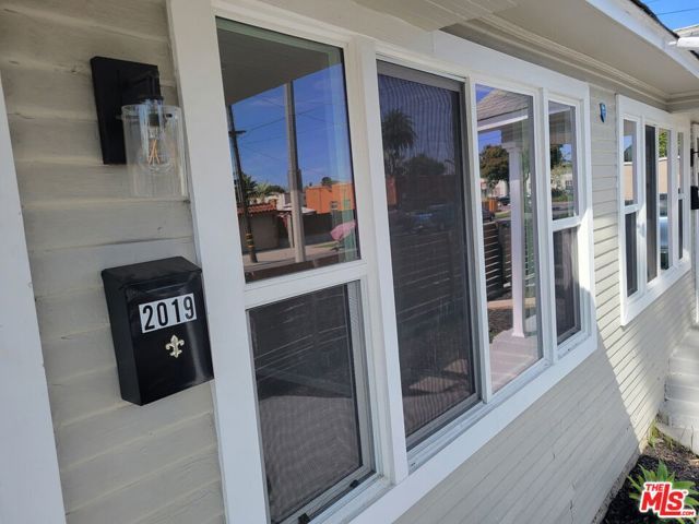 2017 W 39th Street, Los Angeles, CA 90008