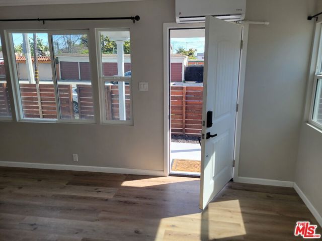 2017 W 39th Street, Los Angeles, CA 90008