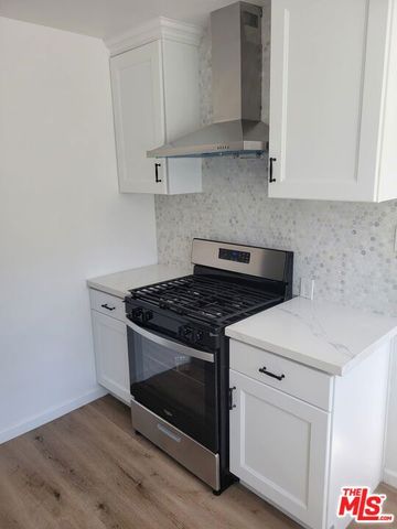 2017 W 39th Street, Los Angeles, CA 90008