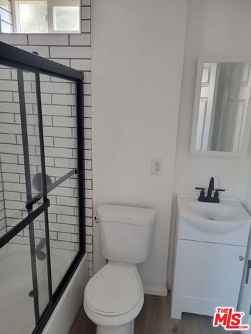 2017 W 39th Street, Los Angeles, CA 90008