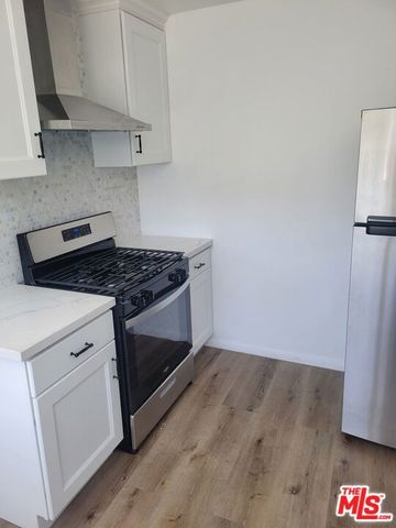 2017 W 39th Street, Los Angeles, CA 90008