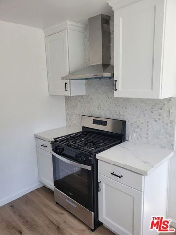 2017 W 39th Street, Los Angeles, CA 90008