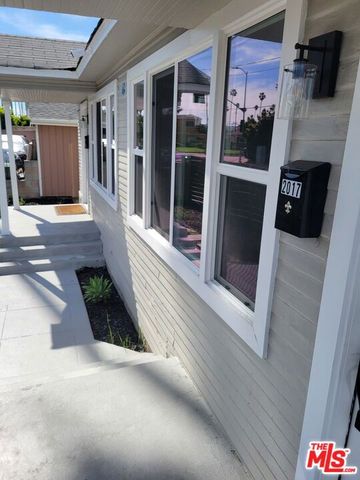 2017 W 39th Street, Los Angeles, CA 90008