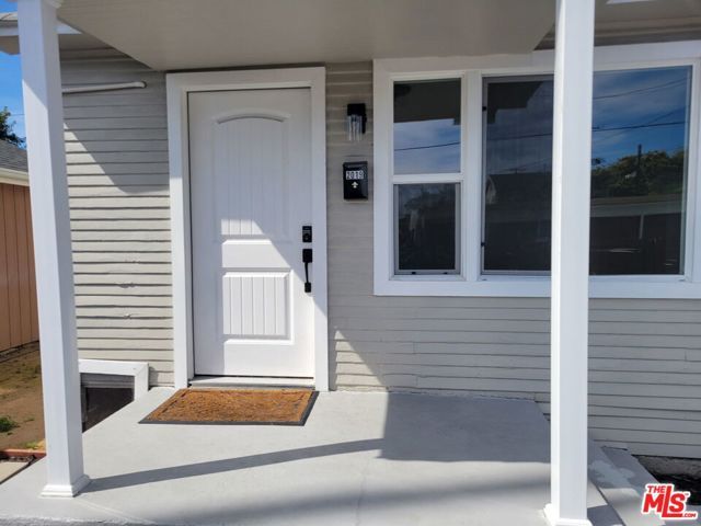 2017 W 39th Street, Los Angeles, CA 90008