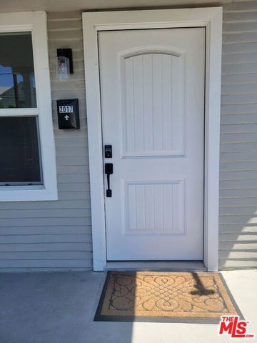 2017 W 39th Street, Los Angeles, CA 90008