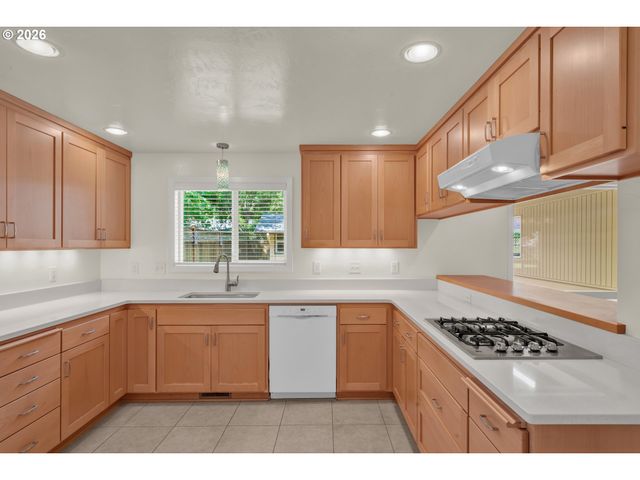 2540 TYLER St, Eugene, OR 97405