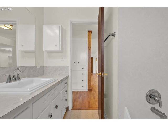 2540 TYLER St, Eugene, OR 97405