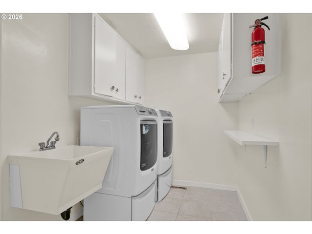 2540 TYLER St, Eugene, OR 97405