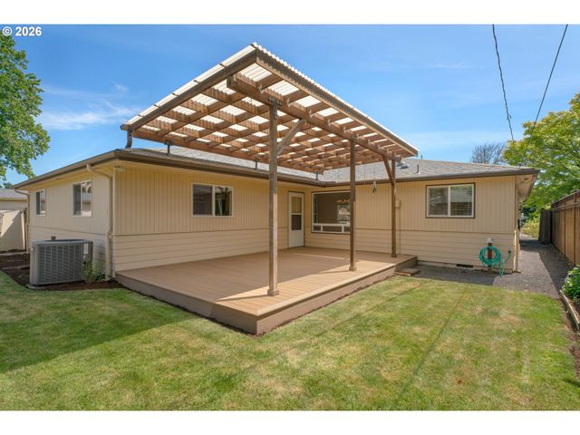 2540 TYLER St, Eugene, OR 97405
