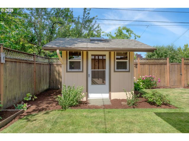 2540 TYLER St, Eugene, OR 97405