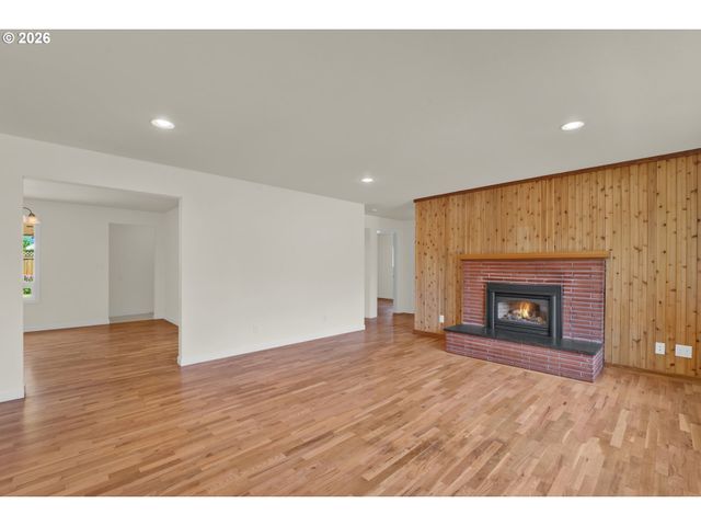 2540 TYLER St, Eugene, OR 97405