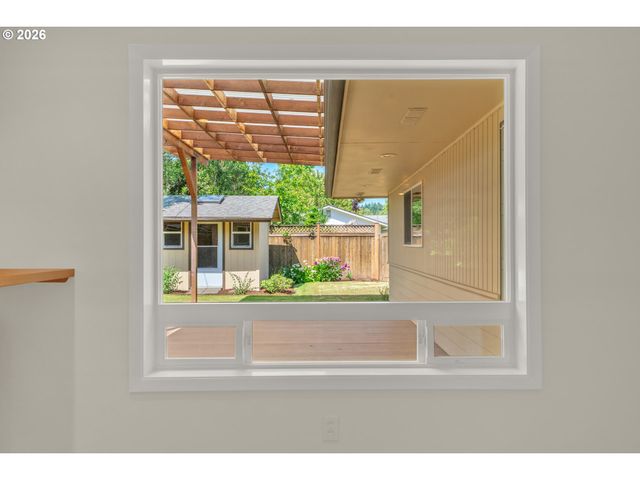 2540 TYLER St, Eugene, OR 97405