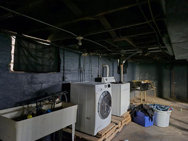 3942 Parrish Avenue, East Chicago, IN 46312