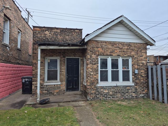 3942 Parrish Avenue, East Chicago, IN 46312