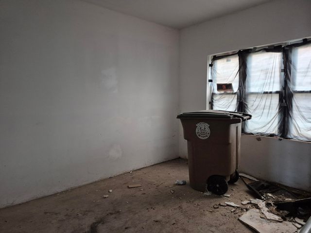 3942 Parrish Avenue, East Chicago, IN 46312