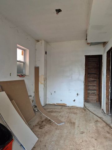 3942 Parrish Avenue, East Chicago, IN 46312