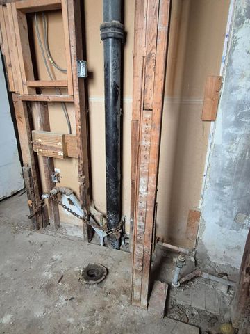 3942 Parrish Avenue, East Chicago, IN 46312