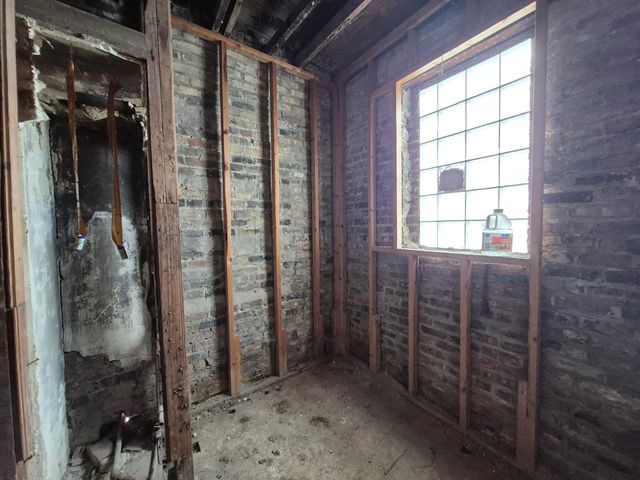 3942 Parrish Avenue, East Chicago, IN 46312