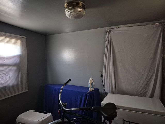 3942 Parrish Avenue, East Chicago, IN 46312