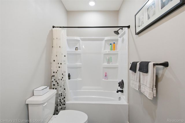 1241 E Woodward Heights Boulevard 5, Hazel Park, MI 48030