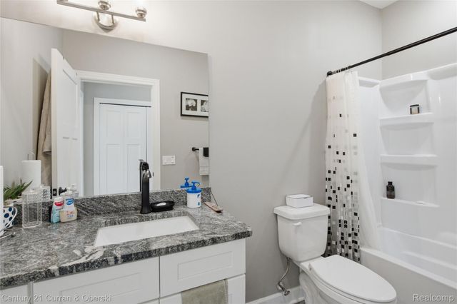 1241 E Woodward Heights Boulevard 5, Hazel Park, MI 48030