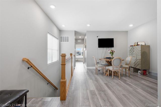 1241 E Woodward Heights Boulevard 5, Hazel Park, MI 48030