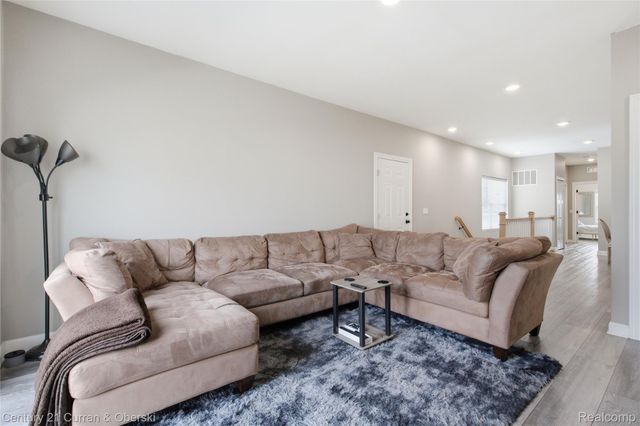 1241 E Woodward Heights Boulevard 5, Hazel Park, MI 48030