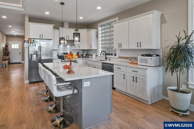 5518 Mountain Quail Dr S, Salem, OR 97306