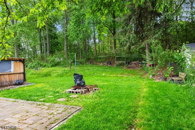160 Brook Dr, Dover Town, NJ 07801
