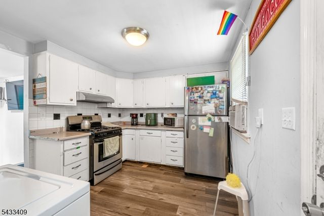160 Brook Dr, Dover Town, NJ 07801