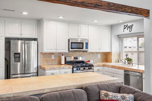 301 Winters Court, San Marcos, CA 92069