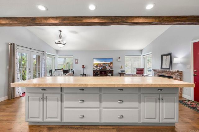 301 Winters Court, San Marcos, CA 92069