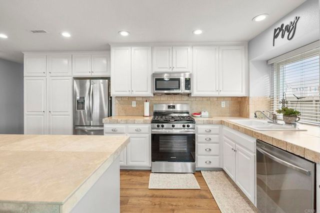 301 Winters Court, San Marcos, CA 92069