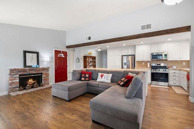 301 Winters Court, San Marcos, CA 92069