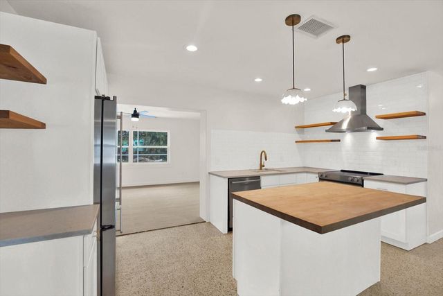 5531 13TH AVENUE N, St Petersburg, FL 33710