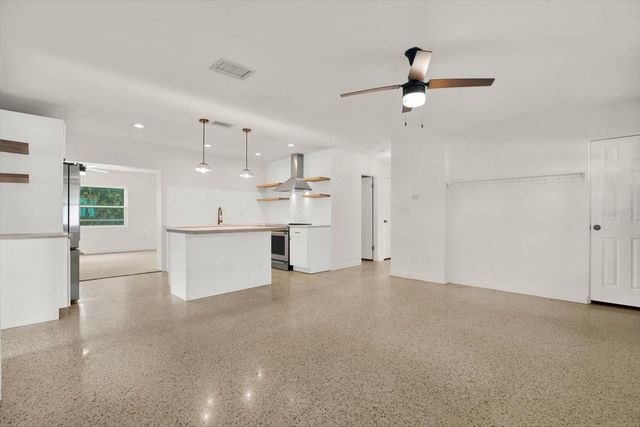 5531 13TH AVENUE N, St Petersburg, FL 33710