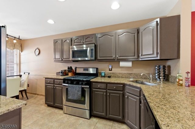 1202 Magnolia Ct, Washington Twp., NJ 07840