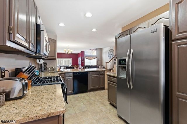 1202 Magnolia Ct, Washington Twp., NJ 07840