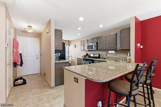 1202 Magnolia Ct, Washington Twp., NJ 07840