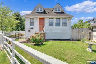 18 Tromp Street, Clifton, NJ 07011
