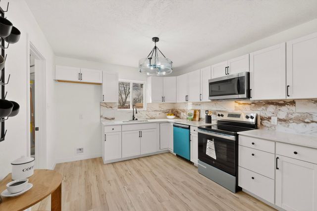 3209 Palomas Drive NE, Albuquerque, NM 87110