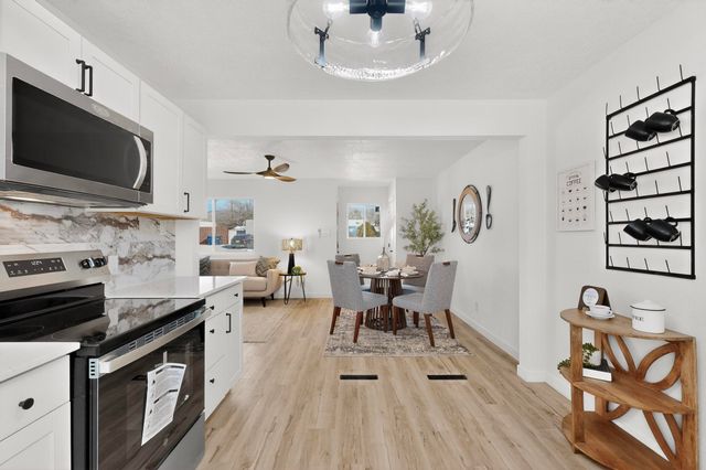 3209 Palomas Drive NE, Albuquerque, NM 87110