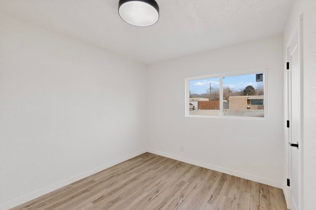 3209 Palomas Drive NE, Albuquerque, NM 87110